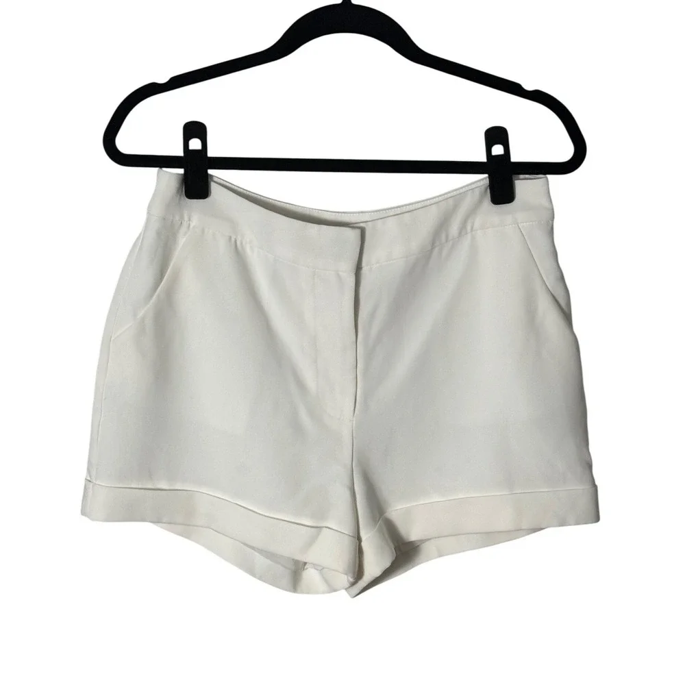 Cinq A Sept Crepe Elaine Ivory Cuffed Shorts‎ Mid Rise Size 6